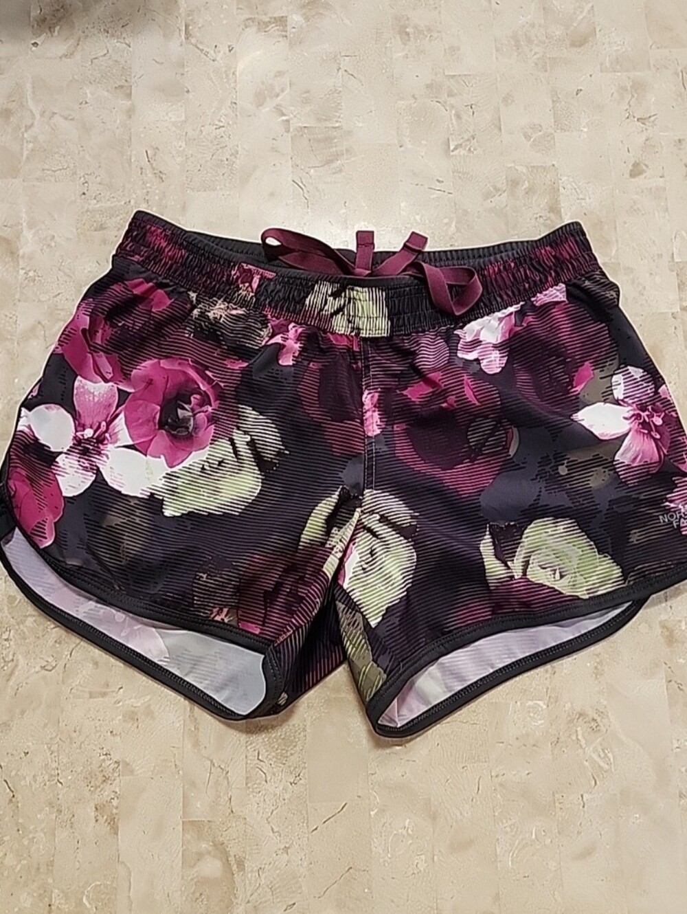 The North Face Women's Floral Athletic Training Flash Dry Shorts Medium